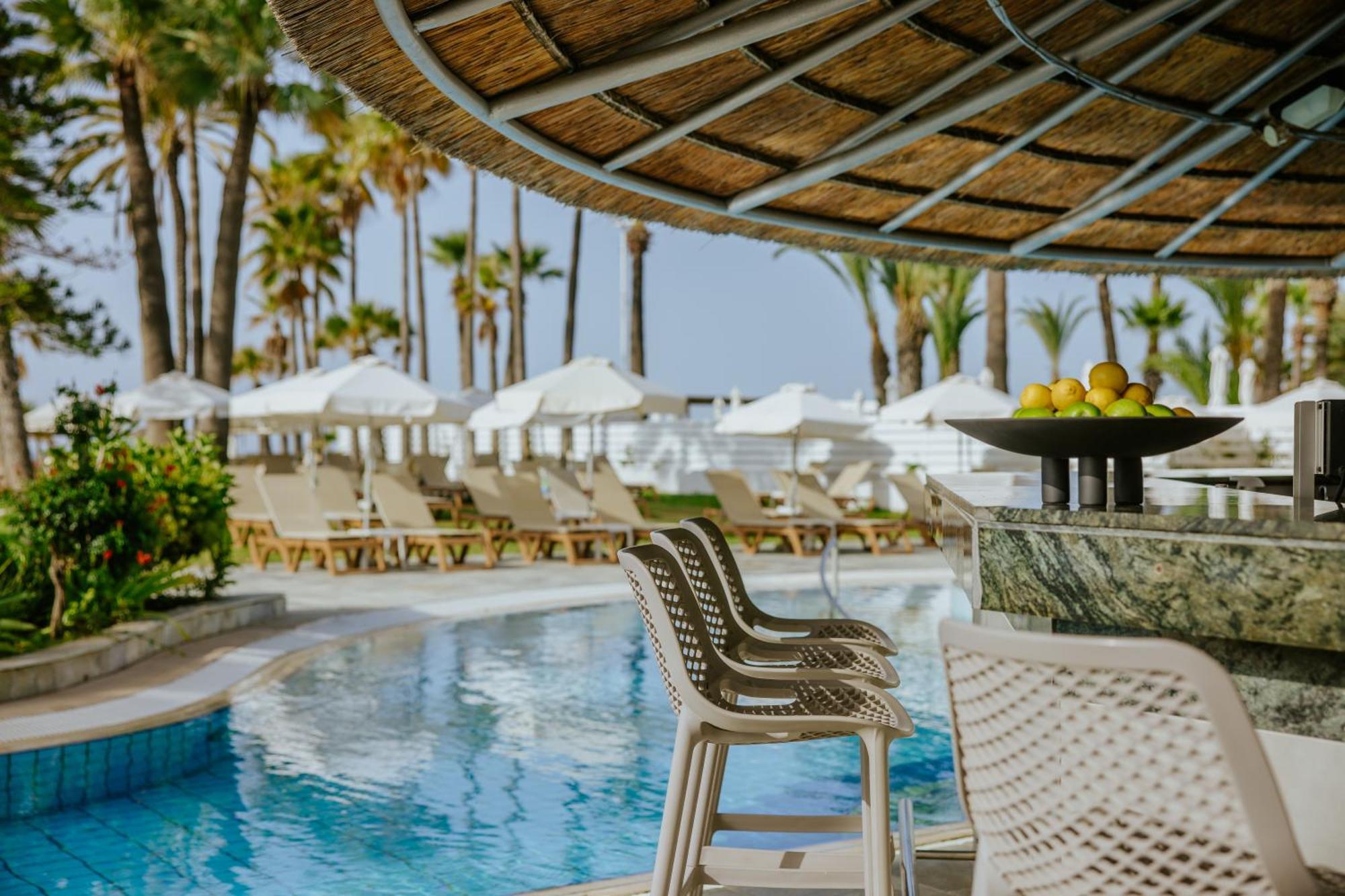 Курортний комплекс Golden Bay
