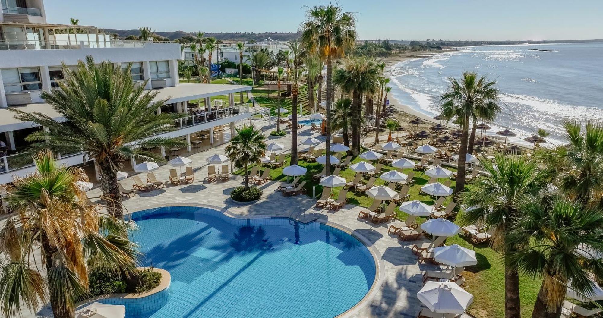 Курортний комплекс Golden Bay 5*