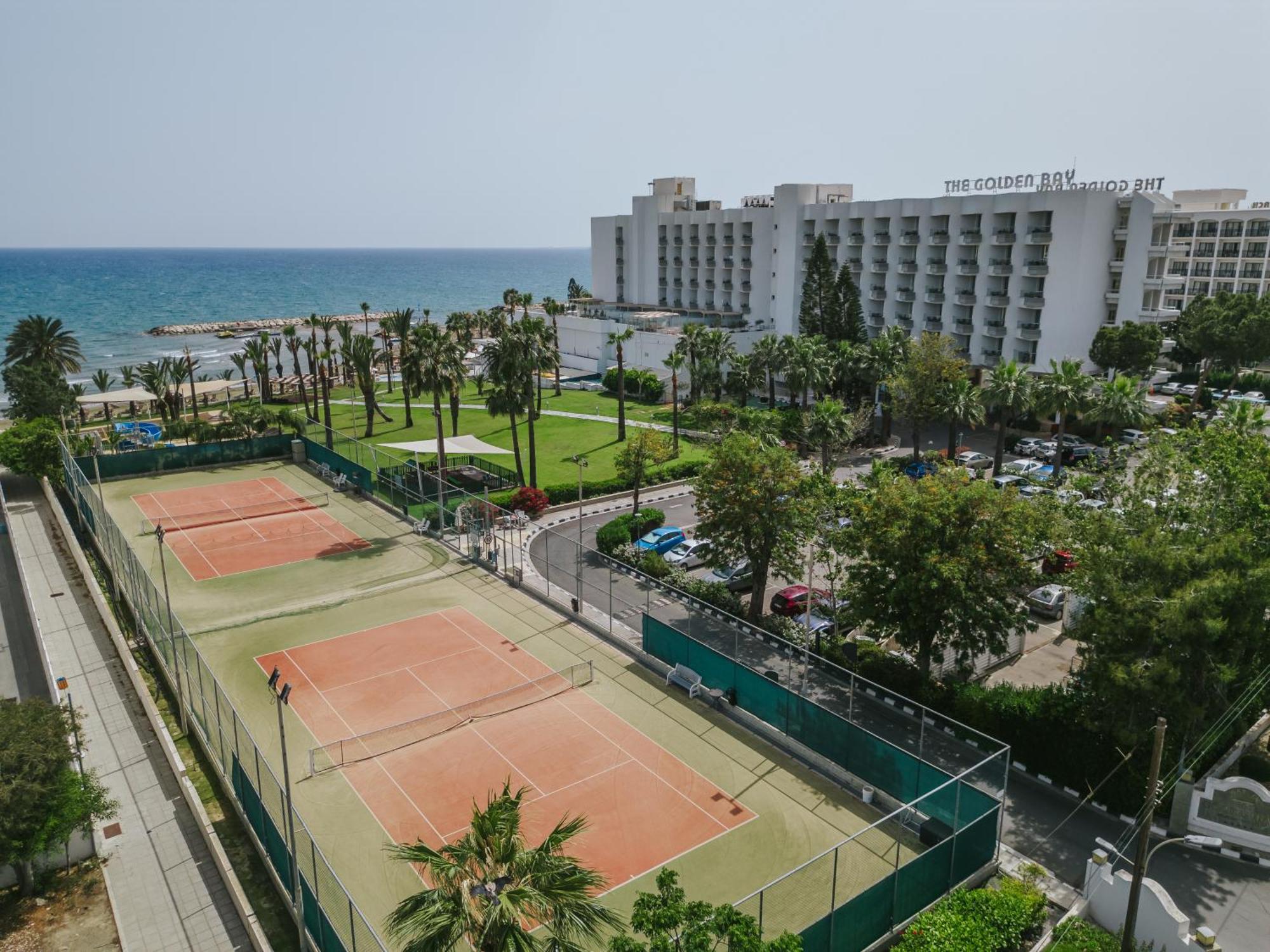 Golden Bay Курортний комплекс Ларнака