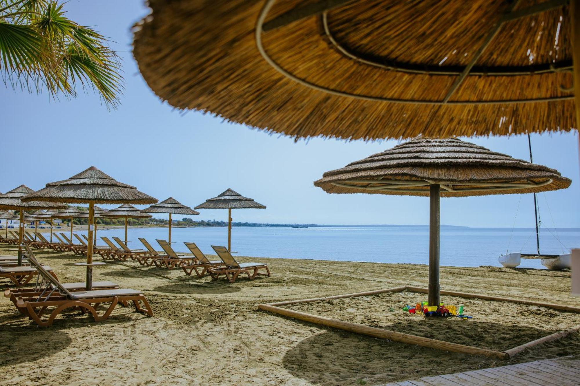Golden Bay Ларнака